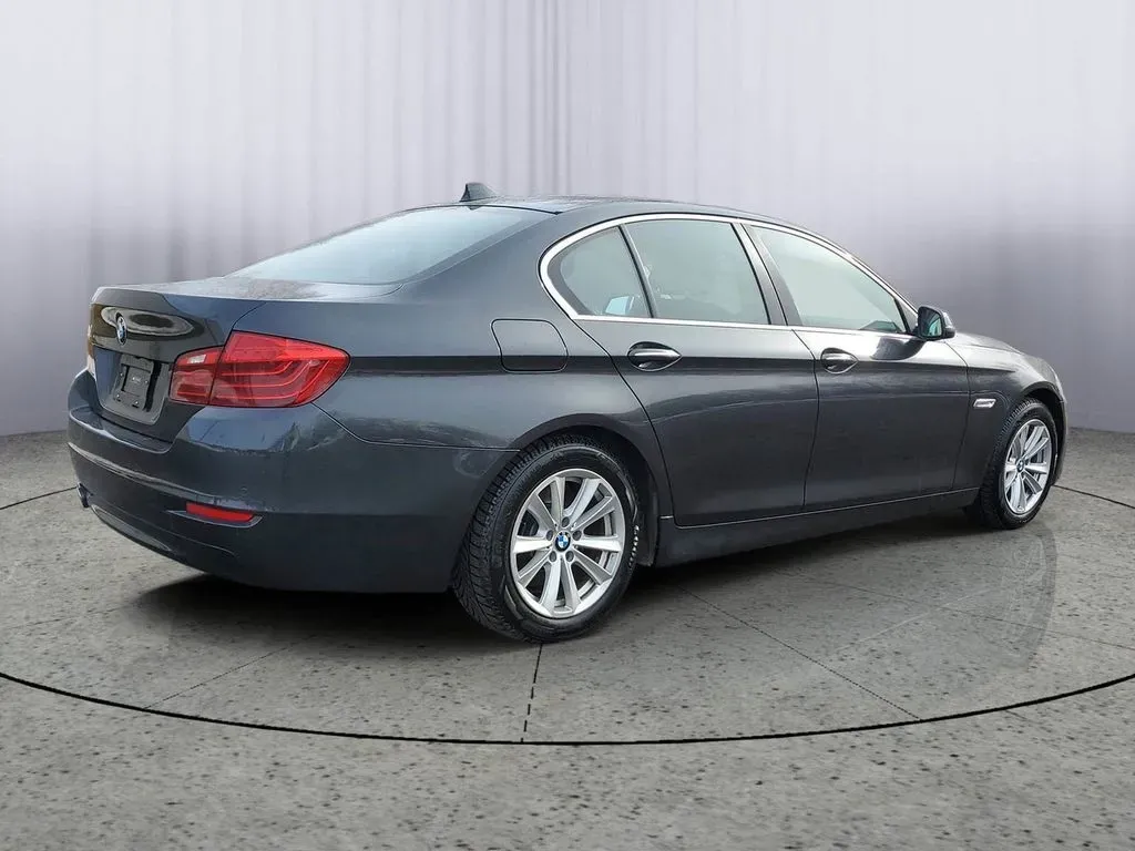 2016 Space Gray Metallic /Black BMW 5 series 528i (WBA5A5C55GG) with an 4 Cyl, 2.0L engine, 8-speed automatic transmission, located at 6064 Gull Rd, Kalamazoo, MI, 49048, (269) 222-0088, 42.328388, -85.512924 - **Discover the Perfect Blend of Luxury and Performance with the 2016 BMW 528i Your Ideal Daily Driver!**<br /> <br /> Are you on the hunt for a luxurious yet practical vehicle that enhances your daily commute while offering the performance you crave? Look no further than the stunning 2016 BMW 528i, - Photo#3