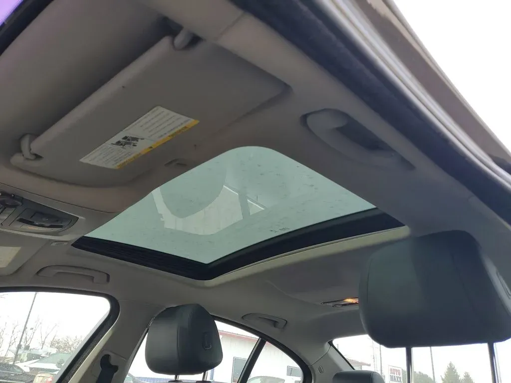 2016 Space Gray Metallic /Black BMW 5 series 528i (WBA5A5C55GG) with an 4 Cyl, 2.0L engine, 8-speed automatic transmission, located at 6064 Gull Rd, Kalamazoo, MI, 49048, (269) 222-0088, 42.328388, -85.512924 - **Discover the Perfect Blend of Luxury and Performance with the 2016 BMW 528i Your Ideal Daily Driver!**<br /> <br /> Are you on the hunt for a luxurious yet practical vehicle that enhances your daily commute while offering the performance you crave? Look no further than the stunning 2016 BMW 528i, - Photo#14