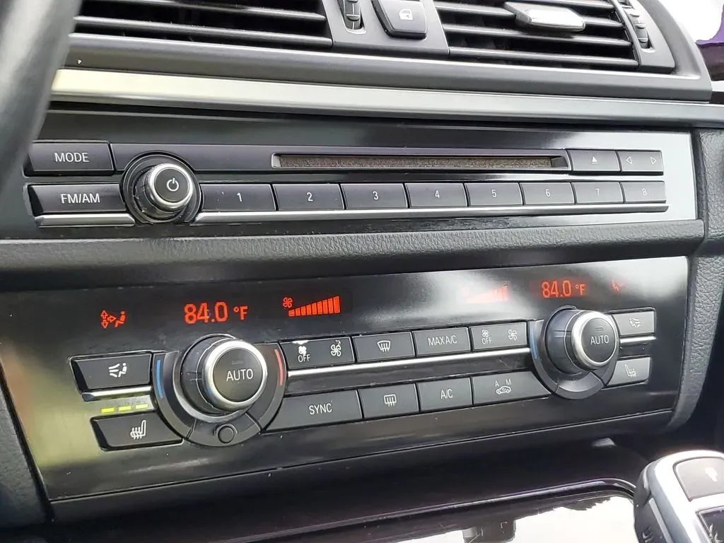 2016 Space Gray Metallic /Black BMW 5 series 528i (WBA5A5C55GG) with an 4 Cyl, 2.0L engine, 8-speed automatic transmission, located at 6064 Gull Rd, Kalamazoo, MI, 49048, (269) 222-0088, 42.328388, -85.512924 - **Discover the Perfect Blend of Luxury and Performance with the 2016 BMW 528i Your Ideal Daily Driver!**<br /> <br /> Are you on the hunt for a luxurious yet practical vehicle that enhances your daily commute while offering the performance you crave? Look no further than the stunning 2016 BMW 528i, - Photo#23