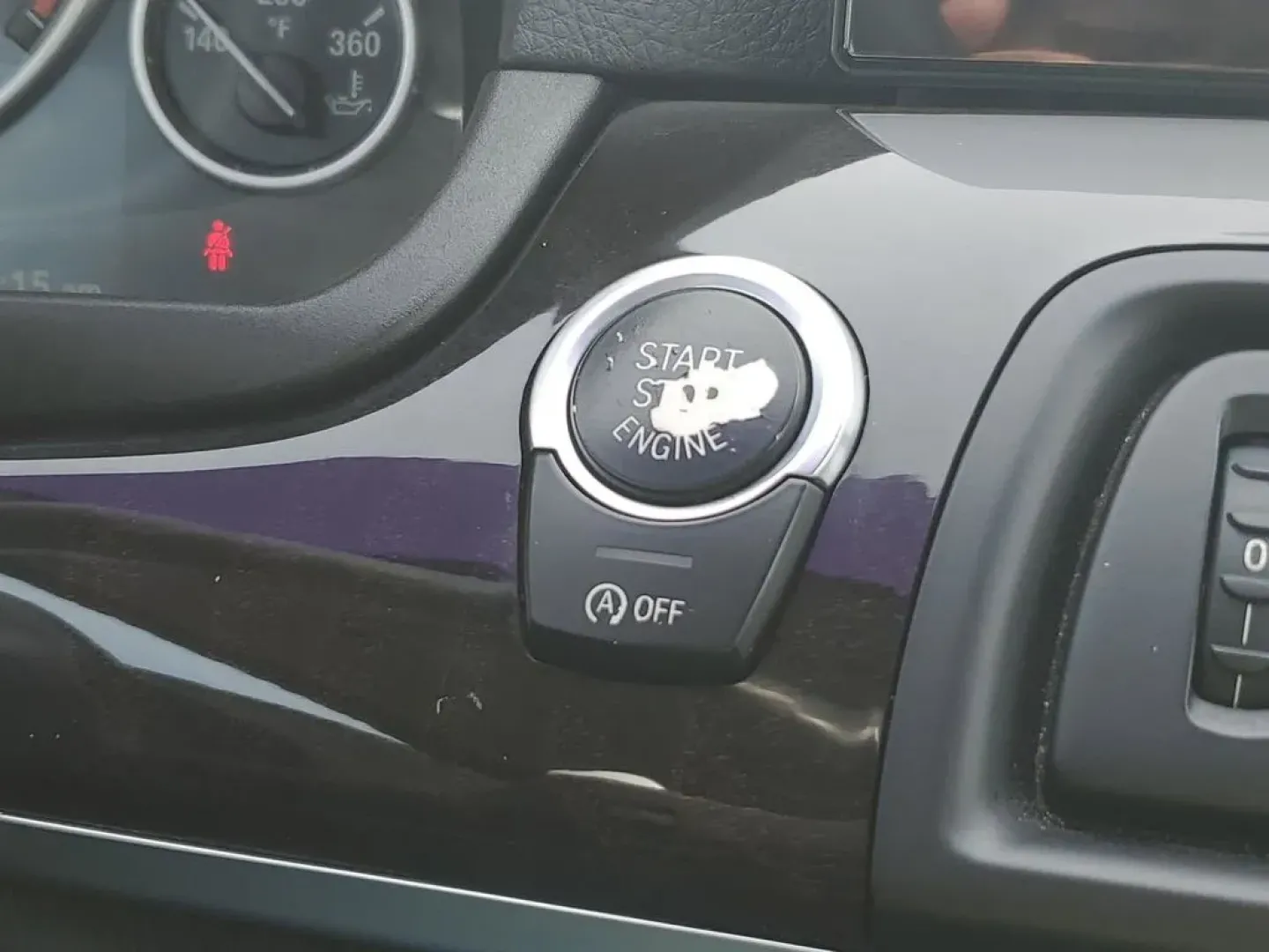 2016 Space Gray Metallic /Black BMW 5 series 528i (WBA5A5C55GG) with an 4 Cyl, 2.0L engine, 8-speed automatic transmission, located at 6064 Gull Rd, Kalamazoo, MI, 49048, (269) 222-0088, 42.328388, -85.512924 - **Discover the Perfect Blend of Luxury and Performance with the 2016 BMW 528i Your Ideal Daily Driver!**<br /> <br /> Are you on the hunt for a luxurious yet practical vehicle that enhances your daily commute while offering the performance you crave? Look no further than the stunning 2016 BMW 528i, - Photo#26