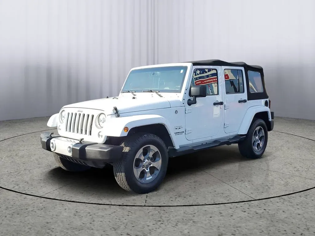2017 Bright White Clearcoat /Dark Olive/Black Jeep Wrangler Sahara (1C4HJWEG6HL) with an V6, 3.6L engine, 6-speed automatic transmission, located at 6064 Gull Rd, Kalamazoo, MI, 49048, (269) 222-0088, 42.328388, -85.512924 - ### Experience Adventure with the 2017 Jeep Wrangler Unlimited Sahara 4WD at AutoMaxx - Kalamazoo!<br /> <br /> Are you ready to take your adventures off the beaten path? Whether you're a weekend warrior looking for thrilling road trips or a growing family seeking the perfect SUV for all your escapa - Photo#2