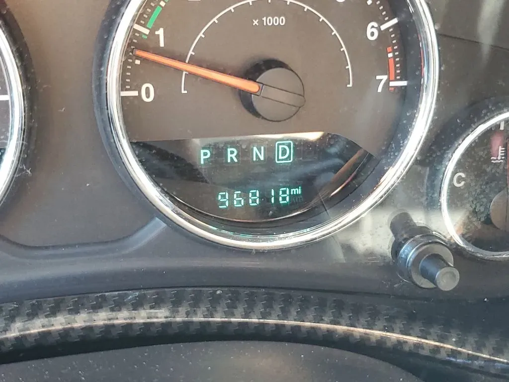 2017 Bright White Clearcoat /Dark Olive/Black Jeep Wrangler Sahara (1C4HJWEG6HL) with an V6, 3.6L engine, 6-speed automatic transmission, located at 6064 Gull Rd, Kalamazoo, MI, 49048, (269) 222-0088, 42.328388, -85.512924 - ### Experience Adventure with the 2017 Jeep Wrangler Unlimited Sahara 4WD at AutoMaxx - Kalamazoo!<br /> <br /> Are you ready to take your adventures off the beaten path? Whether you're a weekend warrior looking for thrilling road trips or a growing family seeking the perfect SUV for all your escapa - Photo#25