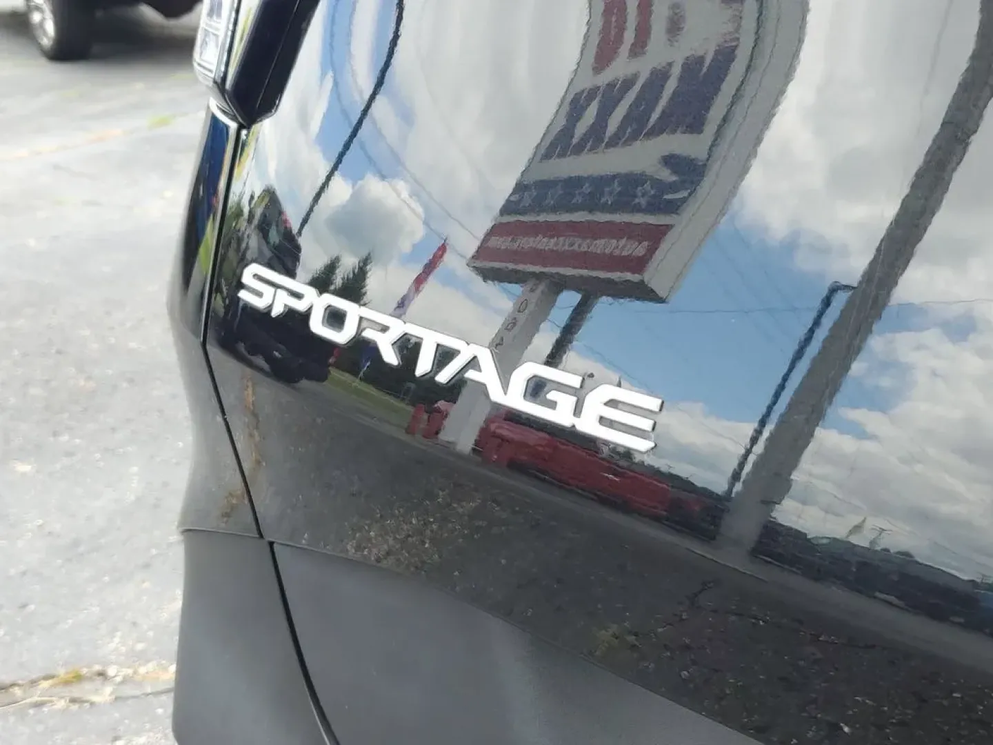 2024 Fusion Black /BLACK Kia Sportage LX (KNDPUCDFXR7) with an 4 Cyl, 2.5L engine, 8-speed automatic transmission, located at 6064 Gull Rd, Kalamazoo, MI, 49048, (269) 222-0088, 42.328388, -85.512924 - Discover the perfect blend of style, performance, and technology with this pre-owned 2024 Kia Sportage LX featuring AWD. This versatile SUV is equipped with a robust 4-cylinder, 2.5L engine, ensuring a dynamic driving experience coupled with impressive fuel efficiency. The Kia Sportage LX is designe - Photo#6