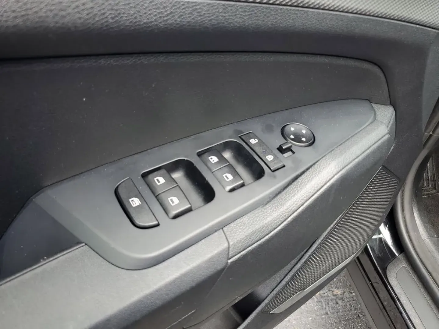 2024 Fusion Black /BLACK Kia Sportage LX (KNDPUCDFXR7) with an 4 Cyl, 2.5L engine, 8-speed automatic transmission, located at 6064 Gull Rd, Kalamazoo, MI, 49048, (269) 222-0088, 42.328388, -85.512924 - Discover the perfect blend of style, performance, and technology with this pre-owned 2024 Kia Sportage LX featuring AWD. This versatile SUV is equipped with a robust 4-cylinder, 2.5L engine, ensuring a dynamic driving experience coupled with impressive fuel efficiency. The Kia Sportage LX is designe - Photo#11