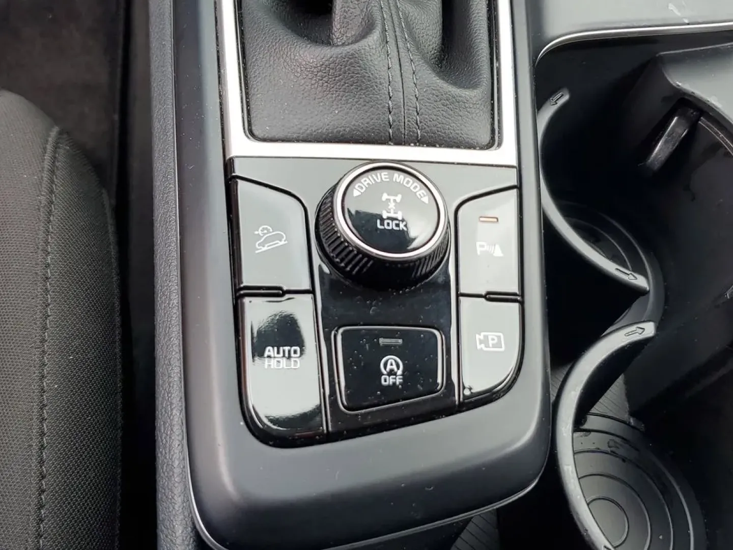 2024 Fusion Black /BLACK Kia Sportage LX (KNDPUCDFXR7) with an 4 Cyl, 2.5L engine, 8-speed automatic transmission, located at 6064 Gull Rd, Kalamazoo, MI, 49048, (269) 222-0088, 42.328388, -85.512924 - Discover the perfect blend of style, performance, and technology with this pre-owned 2024 Kia Sportage LX featuring AWD. This versatile SUV is equipped with a robust 4-cylinder, 2.5L engine, ensuring a dynamic driving experience coupled with impressive fuel efficiency. The Kia Sportage LX is designe - Photo#23