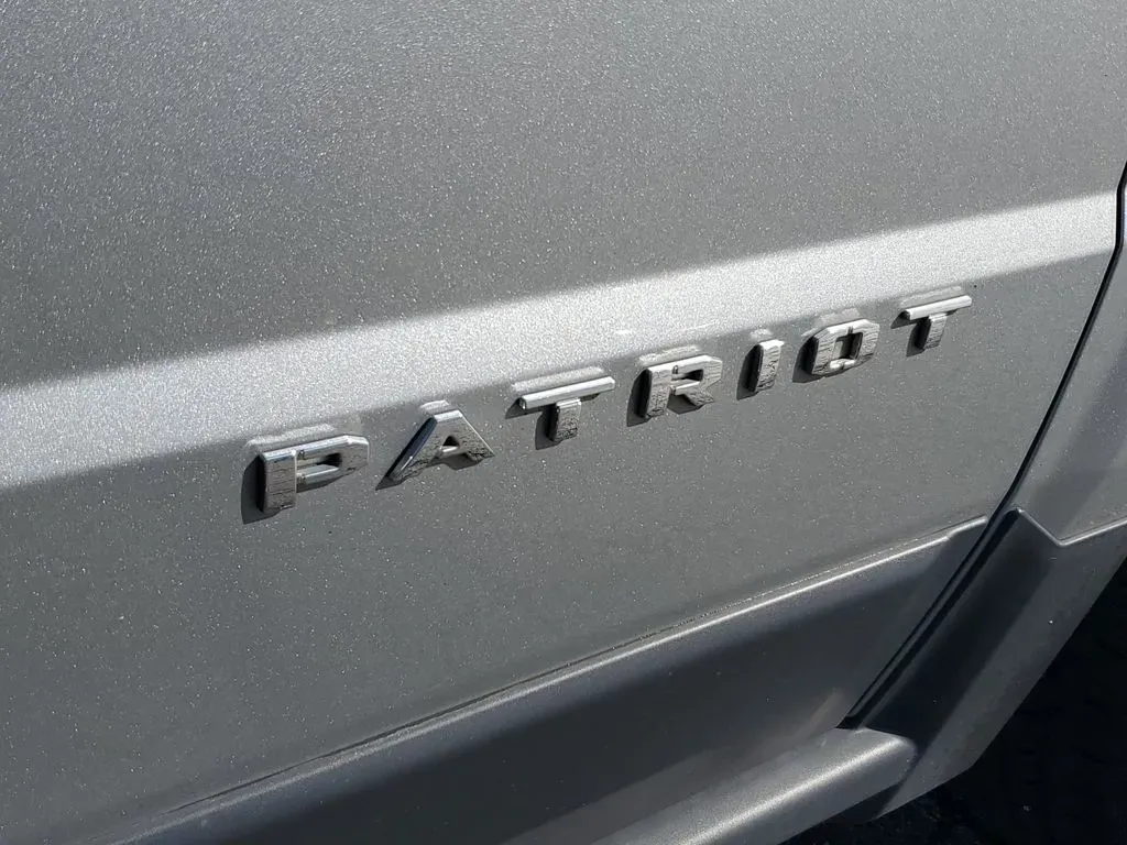 2015 Billet Silver Metallic Clearcoat /Dark Slate Gray Jeep Patriot Sport (1C4NJRBB4FD) with an 4 Cyl, 2.4L engine, 6-speed automatic transmission, located at 6064 Gull Rd, Kalamazoo, MI, 49048, (269) 222-0088, 42.328388, -85.512924 - **Adventure Awaits with this 2015 Jeep Patriot Sport 4WD at AutoMaxx - Kalamazoo!**<br /> <br /> Are you ready to elevate your next family road trip or weekend adventure? Look no further than this rugged 2015 Jeep Patriot Sport 4WD, now available at AutoMaxx - Kalamazoo. With its robust performance, - Photo#6