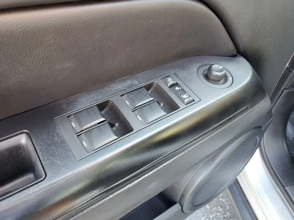 2015 Billet Silver Metallic Clearcoat /Dark Slate Gray Jeep Patriot Sport (1C4NJRBB4FD) with an 4 Cyl, 2.4L engine, 6-speed automatic transmission, located at 6064 Gull Rd, Kalamazoo, MI, 49048, (269) 222-0088, 42.328388, -85.512924 - **Adventure Awaits with this 2015 Jeep Patriot Sport 4WD at AutoMaxx - Kalamazoo!**<br /> <br /> Are you ready to elevate your next family road trip or weekend adventure? Look no further than this rugged 2015 Jeep Patriot Sport 4WD, now available at AutoMaxx - Kalamazoo. With its robust performance, - Photo#11