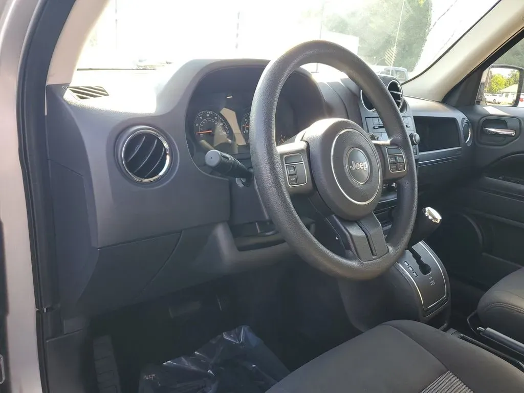 2015 Billet Silver Metallic Clearcoat /Dark Slate Gray Jeep Patriot Sport (1C4NJRBB4FD) with an 4 Cyl, 2.4L engine, 6-speed automatic transmission, located at 6064 Gull Rd, Kalamazoo, MI, 49048, (269) 222-0088, 42.328388, -85.512924 - **Adventure Awaits with this 2015 Jeep Patriot Sport 4WD at AutoMaxx - Kalamazoo!**<br /> <br /> Are you ready to elevate your next family road trip or weekend adventure? Look no further than this rugged 2015 Jeep Patriot Sport 4WD, now available at AutoMaxx - Kalamazoo. With its robust performance, - Photo#13