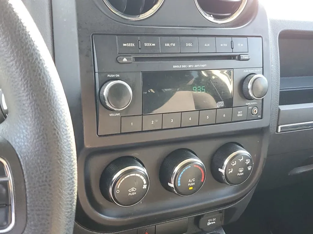 2015 Billet Silver Metallic Clearcoat /Dark Slate Gray Jeep Patriot Sport (1C4NJRBB4FD) with an 4 Cyl, 2.4L engine, 6-speed automatic transmission, located at 6064 Gull Rd, Kalamazoo, MI, 49048, (269) 222-0088, 42.328388, -85.512924 - **Adventure Awaits with this 2015 Jeep Patriot Sport 4WD at AutoMaxx - Kalamazoo!**<br /> <br /> Are you ready to elevate your next family road trip or weekend adventure? Look no further than this rugged 2015 Jeep Patriot Sport 4WD, now available at AutoMaxx - Kalamazoo. With its robust performance, - Photo#19