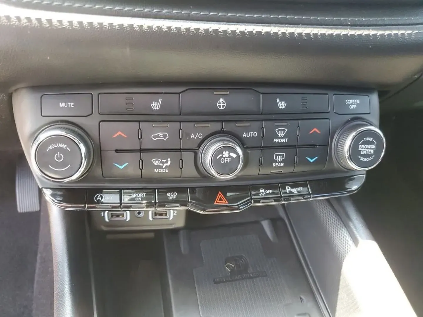 2021 Billet Clearcoat /Black Dodge Durango GT Plus (1C4RDJDG9MC) with an V6, 3.6L engine, 8-speed automatic transmission, located at 6064 Gull Rd, Kalamazoo, MI, 49048, (269) 222-0088, 42.328388, -85.512924 - **Unleash Adventure with the 2021 Dodge Durango GT AWD at AutoMaxx - Battle Creek!**<br /> <br /> Are you ready to elevate your family trips and weekend getaways? The 2021 Dodge Durango GT AWD is the perfect vehicle for those seeking a blend of space, power, and versatility. With seating for seven a - Photo#16