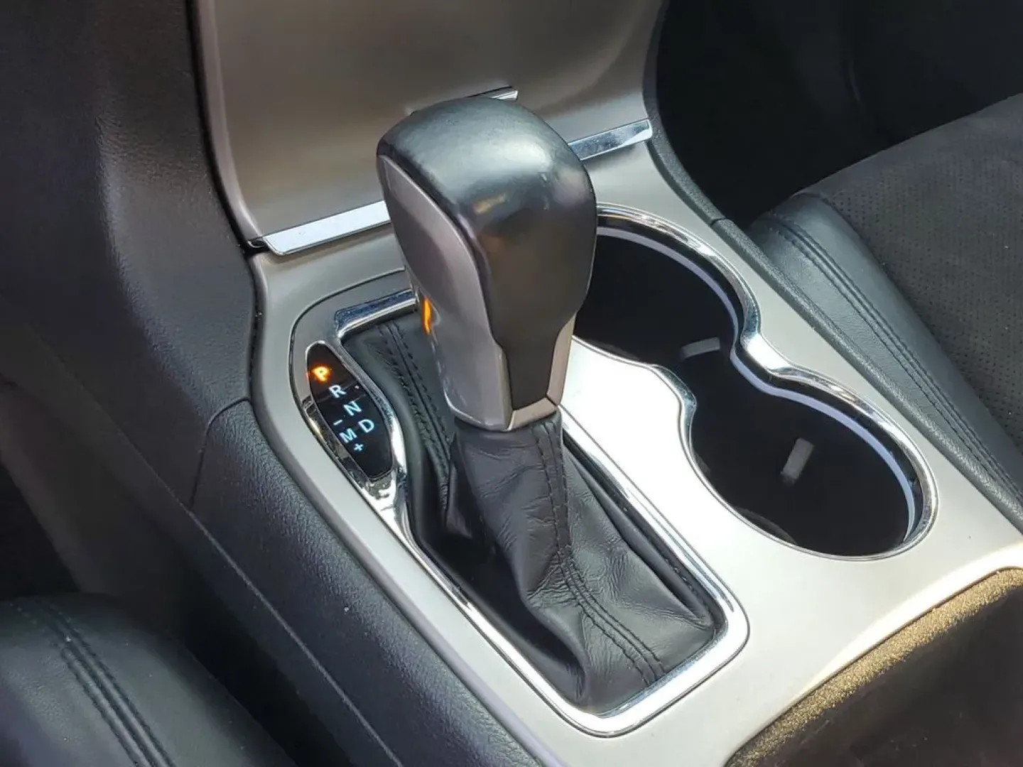 2021 WHITE /Black Jeep Grand Cherokee LAREDO X (1C4RJFAG0MC) with an V6, 3.6L engine, Automatic transmission, located at 6064 Gull Rd, Kalamazoo, MI, 49048, (269) 222-0088, 42.328388, -85.512924 - <b>Summary</b><br>Power Moonroof<br><br><b>Vehicle Details</b><br>Discover the exceptional blend of performance and comfort with this 2021 Jeep Grand Cherokee Laredo X. This versatile SUV is equipped with a robust V6, 3.6L engine, paired with a reliable 4WD system, ensuring a smooth and confident dr - Photo#26