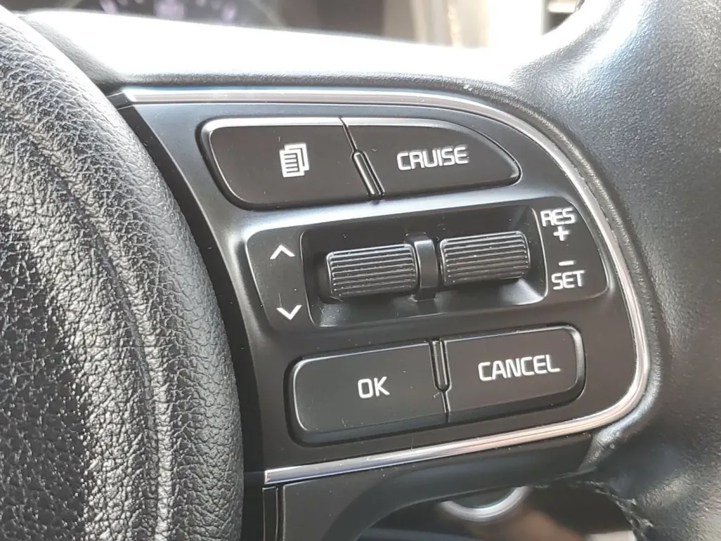 2018 Sparkling Silver /Black Kia Sportage EX (KNDPNCAC2J7) with an 4 Cyl, 2.4L engine, 6-speed automatic transmission, located at 6064 Gull Rd, Kalamazoo, MI, 49048, (269) 222-0088, 42.328388, -85.512924 - Are you ready to elevate your daily commute or embark on unforgettable weekend adventures? Look no further than this stunning 2018 Kia Sportage EX AWD, now available at AutoMaxx - Battle Creek. Located at 234 Columbia Ave, Battle Creek, MI 49015, we specialize in quality pre-owned vehicles that cate - Photo#15