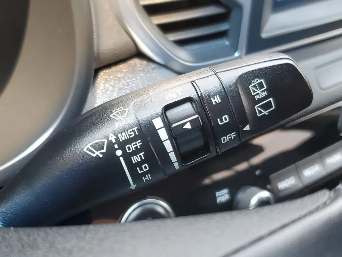 2018 Sparkling Silver /Black Kia Sportage EX (KNDPNCAC2J7) with an 4 Cyl, 2.4L engine, 6-speed automatic transmission, located at 6064 Gull Rd, Kalamazoo, MI, 49048, (269) 222-0088, 42.328388, -85.512924 - Are you ready to elevate your daily commute or embark on unforgettable weekend adventures? Look no further than this stunning 2018 Kia Sportage EX AWD, now available at AutoMaxx - Battle Creek. Located at 234 Columbia Ave, Battle Creek, MI 49015, we specialize in quality pre-owned vehicles that cate - Photo#17
