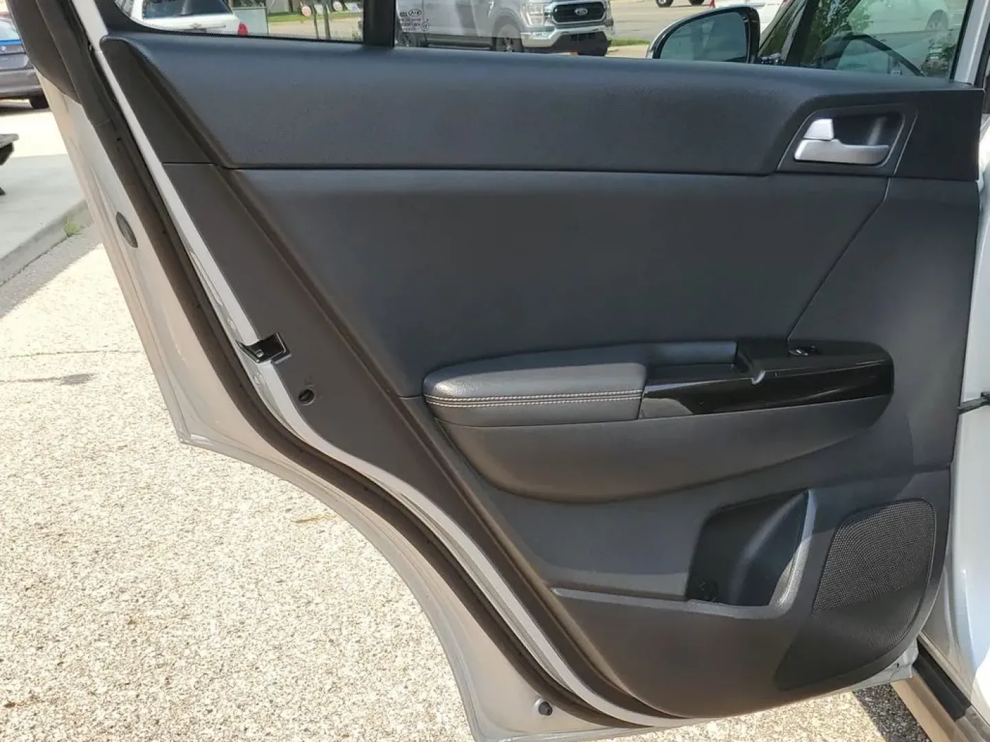 2018 Sparkling Silver /Black Kia Sportage EX (KNDPNCAC2J7) with an 4 Cyl, 2.4L engine, 6-speed automatic transmission, located at 6064 Gull Rd, Kalamazoo, MI, 49048, (269) 222-0088, 42.328388, -85.512924 - Are you ready to elevate your daily commute or embark on unforgettable weekend adventures? Look no further than this stunning 2018 Kia Sportage EX AWD, now available at AutoMaxx - Battle Creek. Located at 234 Columbia Ave, Battle Creek, MI 49015, we specialize in quality pre-owned vehicles that cate - Photo#26
