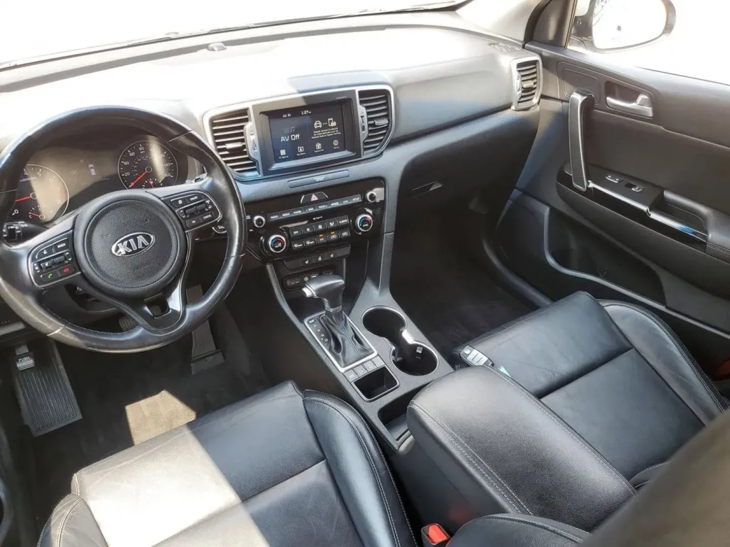 2018 Sparkling Silver /Black Kia Sportage EX (KNDPNCAC2J7) with an 4 Cyl, 2.4L engine, 6-speed automatic transmission, located at 6064 Gull Rd, Kalamazoo, MI, 49048, (269) 222-0088, 42.328388, -85.512924 - Are you ready to elevate your daily commute or embark on unforgettable weekend adventures? Look no further than this stunning 2018 Kia Sportage EX AWD, now available at AutoMaxx - Battle Creek. Located at 234 Columbia Ave, Battle Creek, MI 49015, we specialize in quality pre-owned vehicles that cate - Photo#28