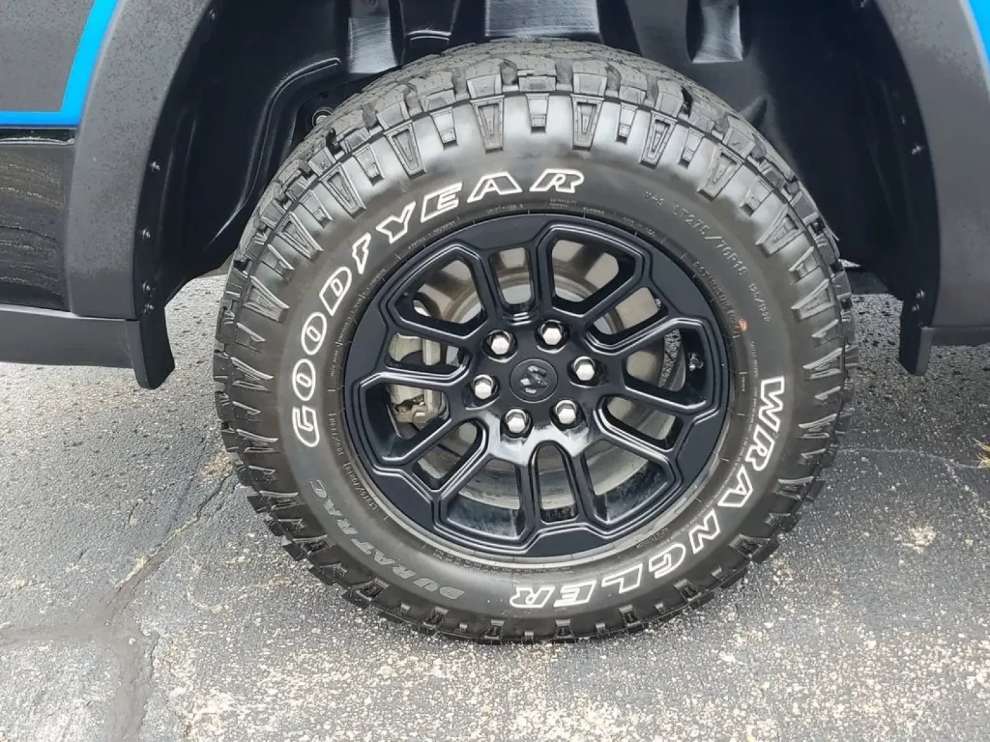2025 Hydro Blue Pearlcoat /Red/Black Ram 1500 Rebel (1C6SRFLP8SN) with an 6 Cyl, 3.0L engine, 8-speed automatic transmission, located at 6064 Gull Rd, Kalamazoo, MI, 49048, (269) 222-0088, 42.328388, -85.512924 - **Unleash Adventure with the 2025 Ram 1500 Rebel Crew Cab Your Ultimate Pickup Experience!**<br /> <br /> Are you ready to elevate your lifestyle with a vehicle that is as versatile as it is powerful? The 2025 Ram 1500 Rebel Crew Cab is perfect for those who crave adventure, whether you're navigati - Photo#5