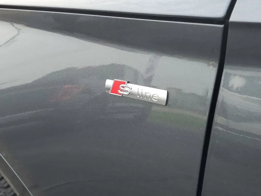 2023 Daytona Gray Pearl Effect /Black Audi Q5 S line Premium (WA1GAAFY6P2) with an 4 Cyl, 2.0L engine, 7-speed auto-shift manual transmission, located at 6064 Gull Rd, Kalamazoo, MI, 49048, (269) 222-0088, 42.328388, -85.512924 - **Elevate Your Daily Drive with the 2023 Audi Q5 at AutoMaxx Kalamazoo!**<br /> <br /> Are you searching for a vehicle that effortlessly combines style, performance, and versatility? Look no further than the stunning 2023 Audi Q5, now available at AutoMaxx, your trusted pre-owned dealership located - Photo#7