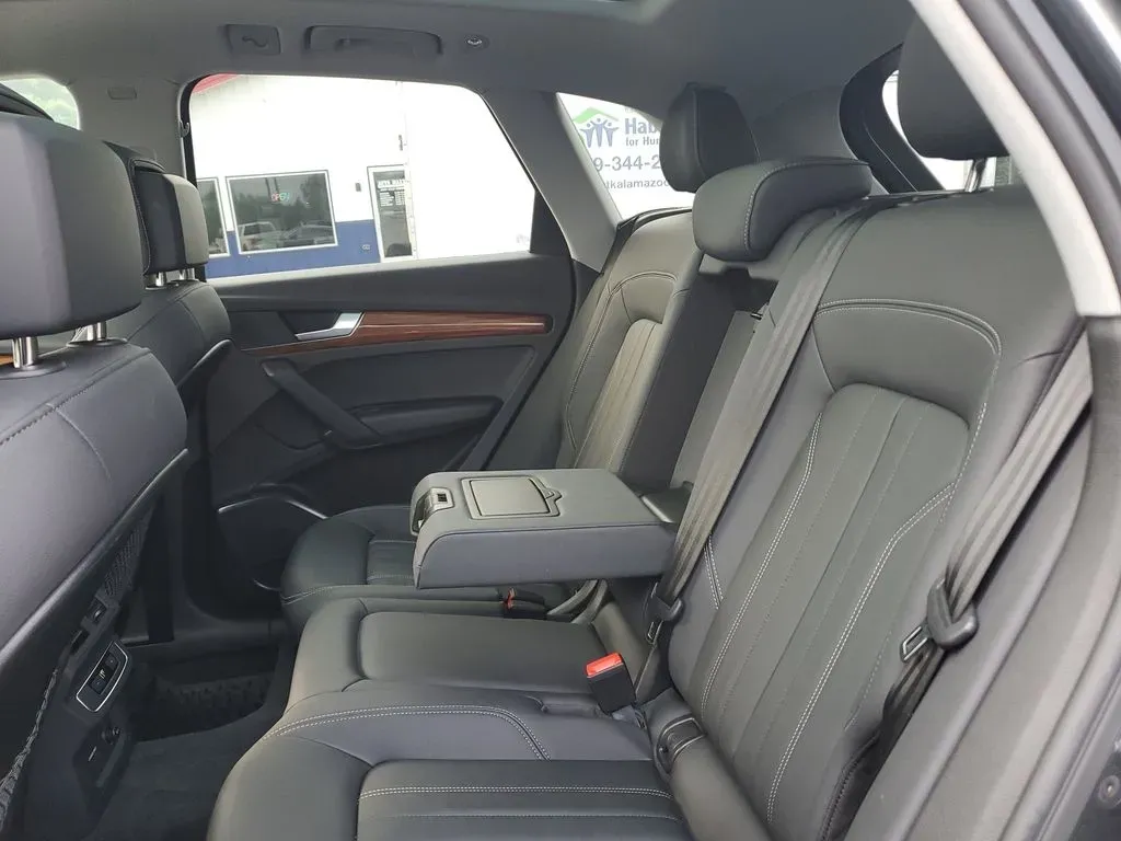 2023 Daytona Gray Pearl Effect /Black Audi Q5 S line Premium (WA1GAAFY6P2) with an 4 Cyl, 2.0L engine, 7-speed auto-shift manual transmission, located at 6064 Gull Rd, Kalamazoo, MI, 49048, (269) 222-0088, 42.328388, -85.512924 - **Elevate Your Daily Drive with the 2023 Audi Q5 at AutoMaxx Kalamazoo!**<br /> <br /> Are you searching for a vehicle that effortlessly combines style, performance, and versatility? Look no further than the stunning 2023 Audi Q5, now available at AutoMaxx, your trusted pre-owned dealership located - Photo#9