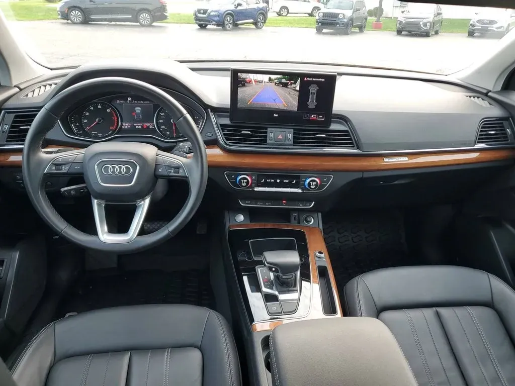 2023 Daytona Gray Pearl Effect /Black Audi Q5 S line Premium (WA1GAAFY6P2) with an 4 Cyl, 2.0L engine, 7-speed auto-shift manual transmission, located at 6064 Gull Rd, Kalamazoo, MI, 49048, (269) 222-0088, 42.328388, -85.512924 - **Elevate Your Daily Drive with the 2023 Audi Q5 at AutoMaxx Kalamazoo!**<br /> <br /> Are you searching for a vehicle that effortlessly combines style, performance, and versatility? Look no further than the stunning 2023 Audi Q5, now available at AutoMaxx, your trusted pre-owned dealership located - Photo#10