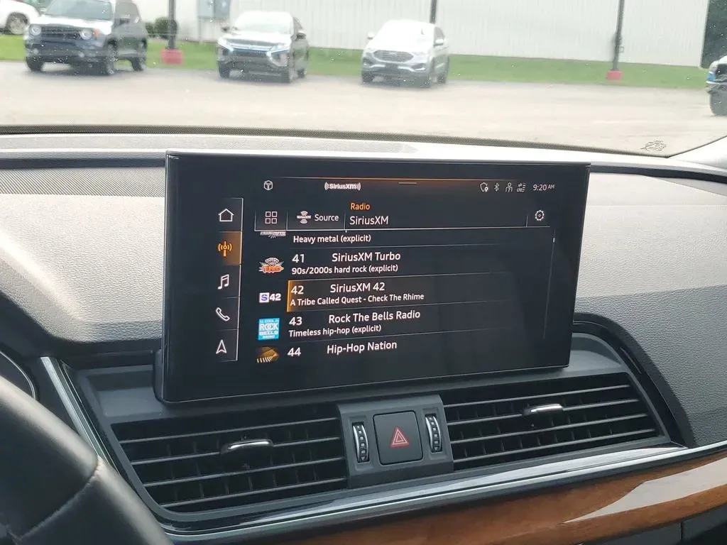 2023 Daytona Gray Pearl Effect /Black Audi Q5 S line Premium (WA1GAAFY6P2) with an 4 Cyl, 2.0L engine, 7-speed auto-shift manual transmission, located at 6064 Gull Rd, Kalamazoo, MI, 49048, (269) 222-0088, 42.328388, -85.512924 - **Elevate Your Daily Drive with the 2023 Audi Q5 at AutoMaxx Kalamazoo!**<br /> <br /> Are you searching for a vehicle that effortlessly combines style, performance, and versatility? Look no further than the stunning 2023 Audi Q5, now available at AutoMaxx, your trusted pre-owned dealership located - Photo#23