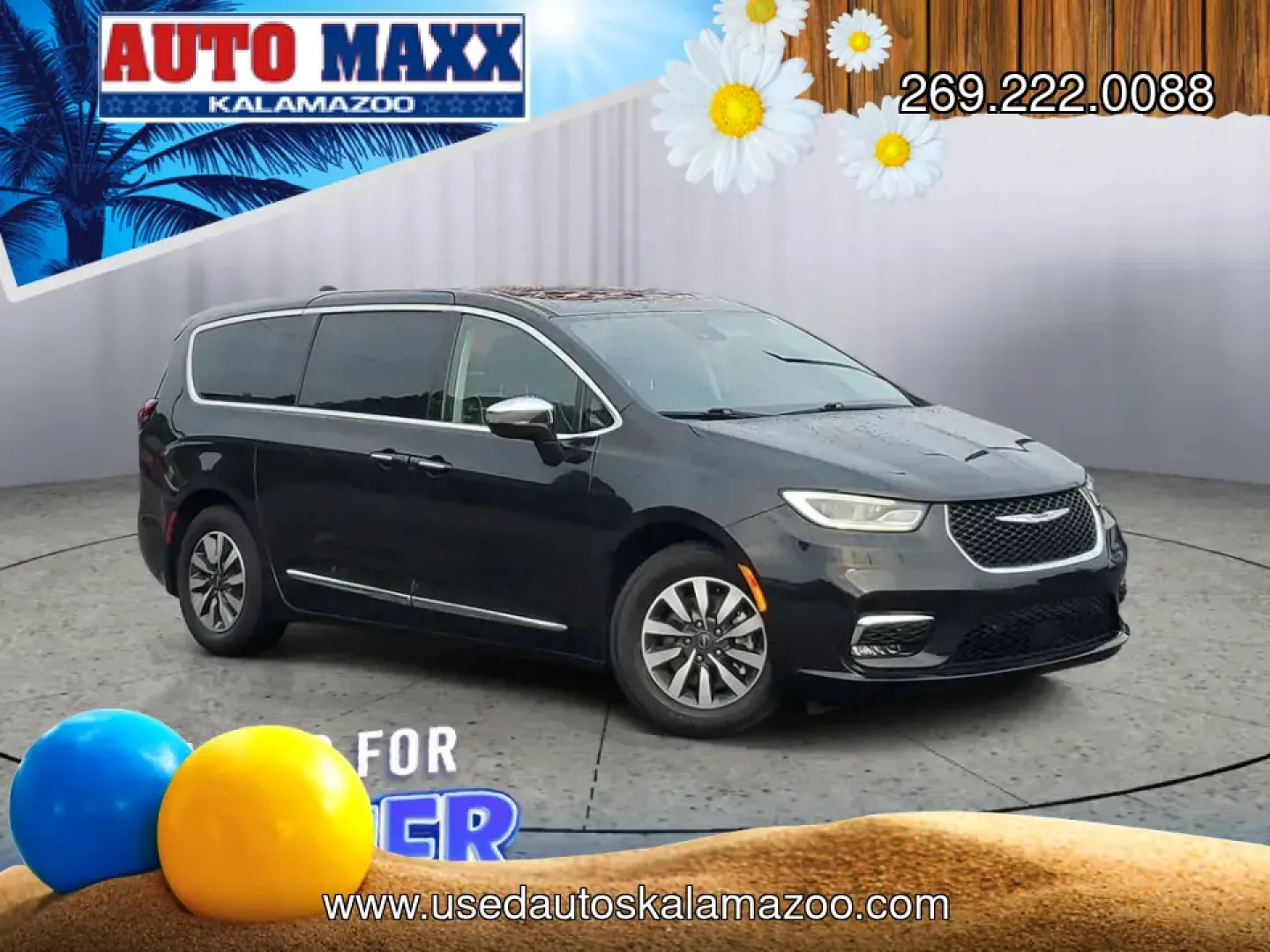 2022 Brilliant Black Crystal Pearlcoat /Black/Alloy/Black Chrysler Pacifica Hybrid Limited (2C4RC1S77NR) with an V6, 3.6L engine, CVT transmission, located at 6064 Gull Rd, Kalamazoo, MI, 49048, (269) 222-0088, 42.328388, -85.512924 - Are you looking for the perfect family vehicle that combines comfort, technology, and eco-friendliness? Look no further than this stunning 2022 Chrysler Pacifica Hybrid at AutoMaxx - Kalamazoo. This versatile passenger van is designed to accommodate growing families while ensuring a smooth and enjoy- Photo#0