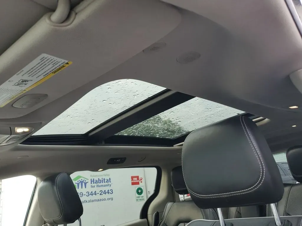 2022 Brilliant Black Crystal Pearlcoat /Black/Alloy/Black Chrysler Pacifica Hybrid Limited (2C4RC1S77NR) with an V6, 3.6L engine, CVT transmission, located at 6064 Gull Rd, Kalamazoo, MI, 49048, (269) 222-0088, 42.328388, -85.512924 - Are you looking for the perfect family vehicle that combines comfort, technology, and eco-friendliness? Look no further than this stunning 2022 Chrysler Pacifica Hybrid at AutoMaxx - Kalamazoo. This versatile passenger van is designed to accommodate growing families while ensuring a smooth and enjoy - Photo#20