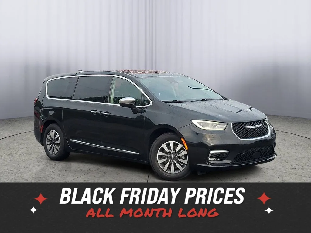 photo of 2022 Chrysler Pacifica Hybrid Limited