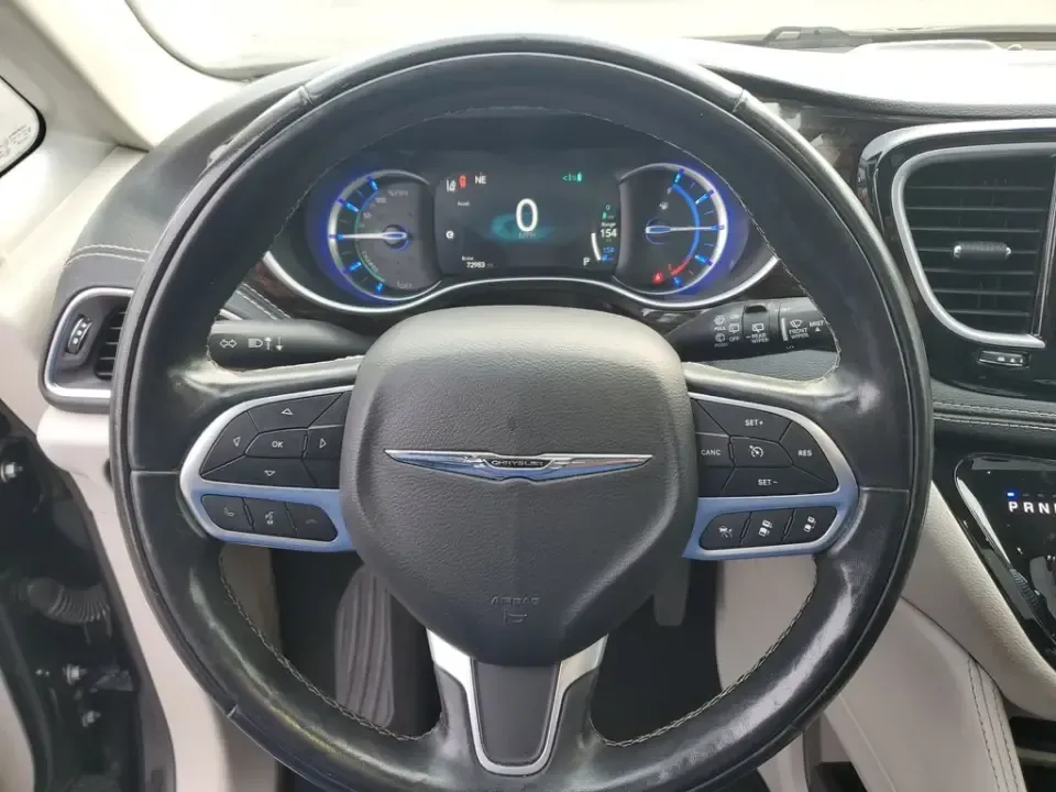 2022 Brilliant Black Crystal Pearlcoat /Black/Alloy/Black Chrysler Pacifica Hybrid Limited (2C4RC1S77NR) with an V6, 3.6L engine, CVT transmission, located at 6064 Gull Rd, Kalamazoo, MI, 49048, (269) 222-0088, 42.328388, -85.512924 - Are you looking for the perfect family vehicle that combines comfort, technology, and eco-friendliness? Look no further than this stunning 2022 Chrysler Pacifica Hybrid at AutoMaxx - Kalamazoo. This versatile passenger van is designed to accommodate growing families while ensuring a smooth and enjoy - Photo#20