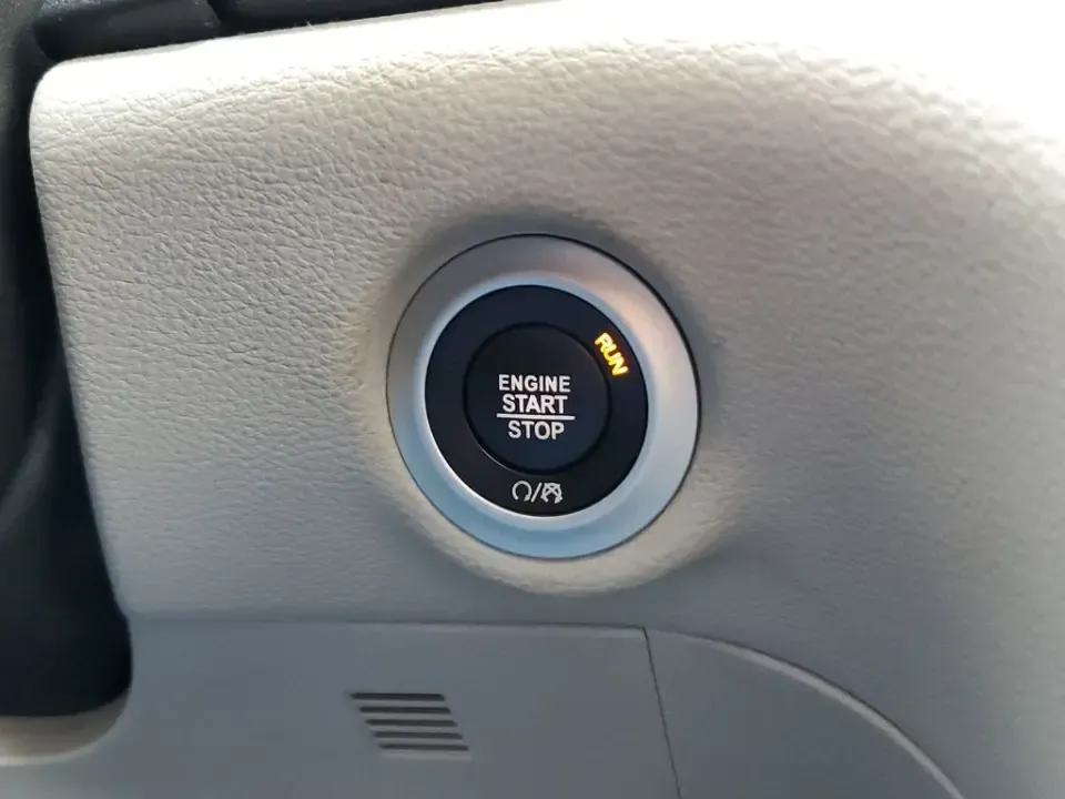 2022 Brilliant Black Crystal Pearlcoat /Black/Alloy/Black Chrysler Pacifica Hybrid Limited (2C4RC1S77NR) with an V6, 3.6L engine, CVT transmission, located at 6064 Gull Rd, Kalamazoo, MI, 49048, (269) 222-0088, 42.328388, -85.512924 - Are you looking for the perfect family vehicle that combines comfort, technology, and eco-friendliness? Look no further than this stunning 2022 Chrysler Pacifica Hybrid at AutoMaxx - Kalamazoo. This versatile passenger van is designed to accommodate growing families while ensuring a smooth and enjoy - Photo#28