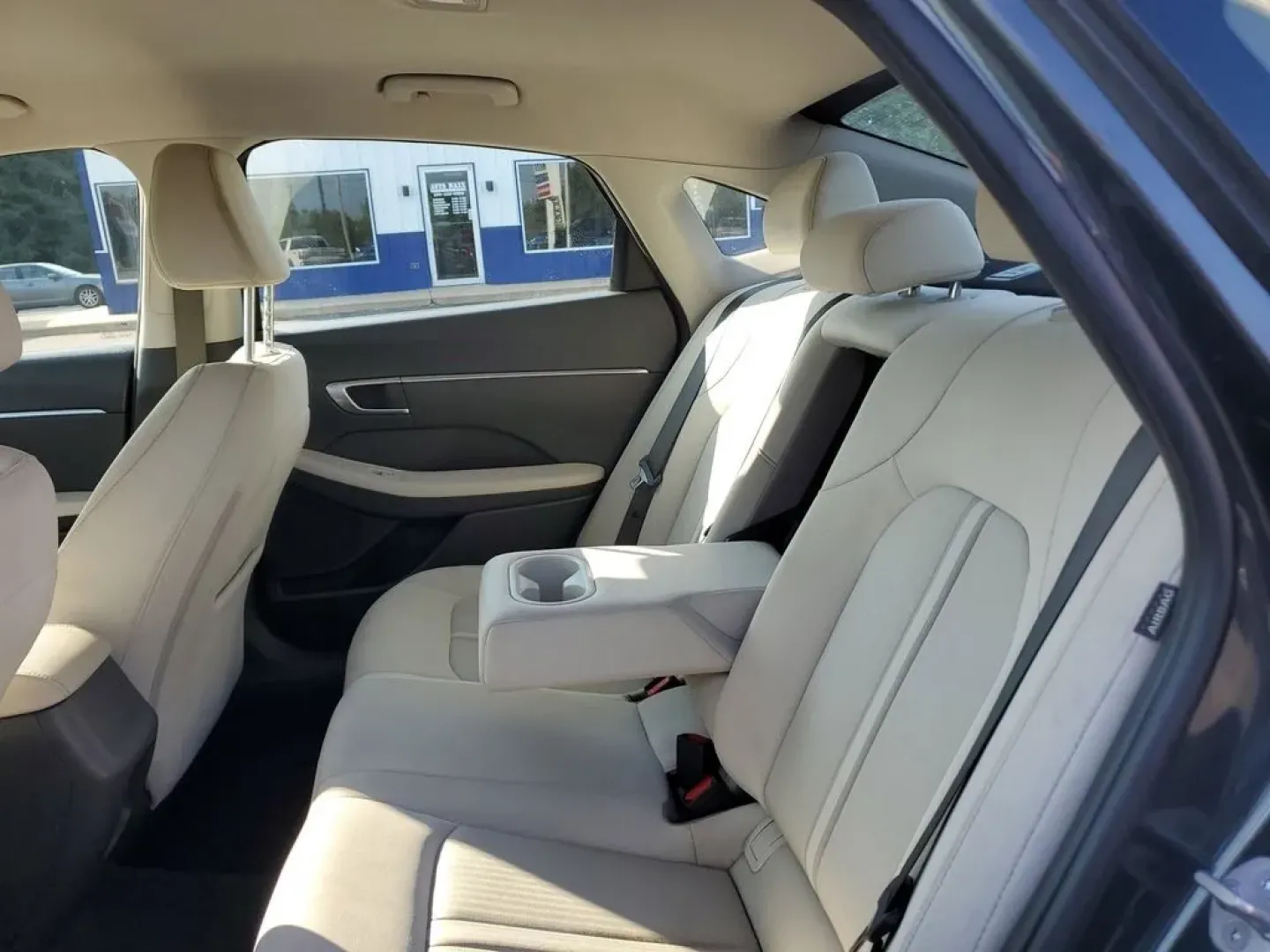 2023 Portofino Gray /Dark Gray Hyundai Sonata SEL (KMHL64JA9PA) with an 4 Cyl, 2.5L engine, 8-speed automatic transmission, located at 6064 Gull Rd, Kalamazoo, MI, 49048, (269) 222-0088, 42.328388, -85.512924 - Elevate your daily commute and weekend adventures with this stunning 2023 Hyundai Sonata SEL, available now at AutoMaxx in Kalamazoo, MI. Designed with modern drivers in mind, this sedan effortlessly combines style, comfort, and technology, making it a fantastic choice for anyone seeking quality use - Photo#8