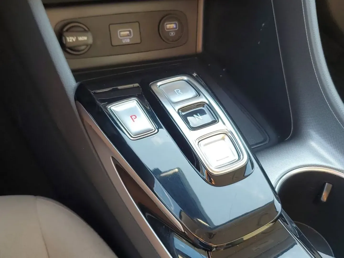 2023 Portofino Gray /Dark Gray Hyundai Sonata SEL (KMHL64JA9PA) with an 4 Cyl, 2.5L engine, 8-speed automatic transmission, located at 6064 Gull Rd, Kalamazoo, MI, 49048, (269) 222-0088, 42.328388, -85.512924 - Elevate your daily commute and weekend adventures with this stunning 2023 Hyundai Sonata SEL, available now at AutoMaxx in Kalamazoo, MI. Designed with modern drivers in mind, this sedan effortlessly combines style, comfort, and technology, making it a fantastic choice for anyone seeking quality use - Photo#23