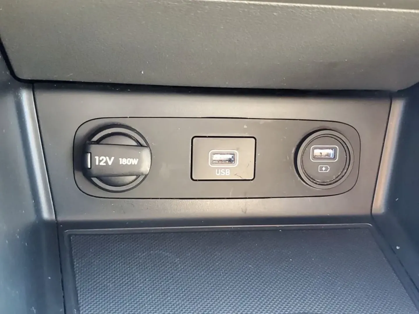 2023 Portofino Gray /Dark Gray Hyundai Sonata SEL (KMHL64JA9PA) with an 4 Cyl, 2.5L engine, 8-speed automatic transmission, located at 6064 Gull Rd, Kalamazoo, MI, 49048, (269) 222-0088, 42.328388, -85.512924 - Elevate your daily commute and weekend adventures with this stunning 2023 Hyundai Sonata SEL, available now at AutoMaxx in Kalamazoo, MI. Designed with modern drivers in mind, this sedan effortlessly combines style, comfort, and technology, making it a fantastic choice for anyone seeking quality use - Photo#25