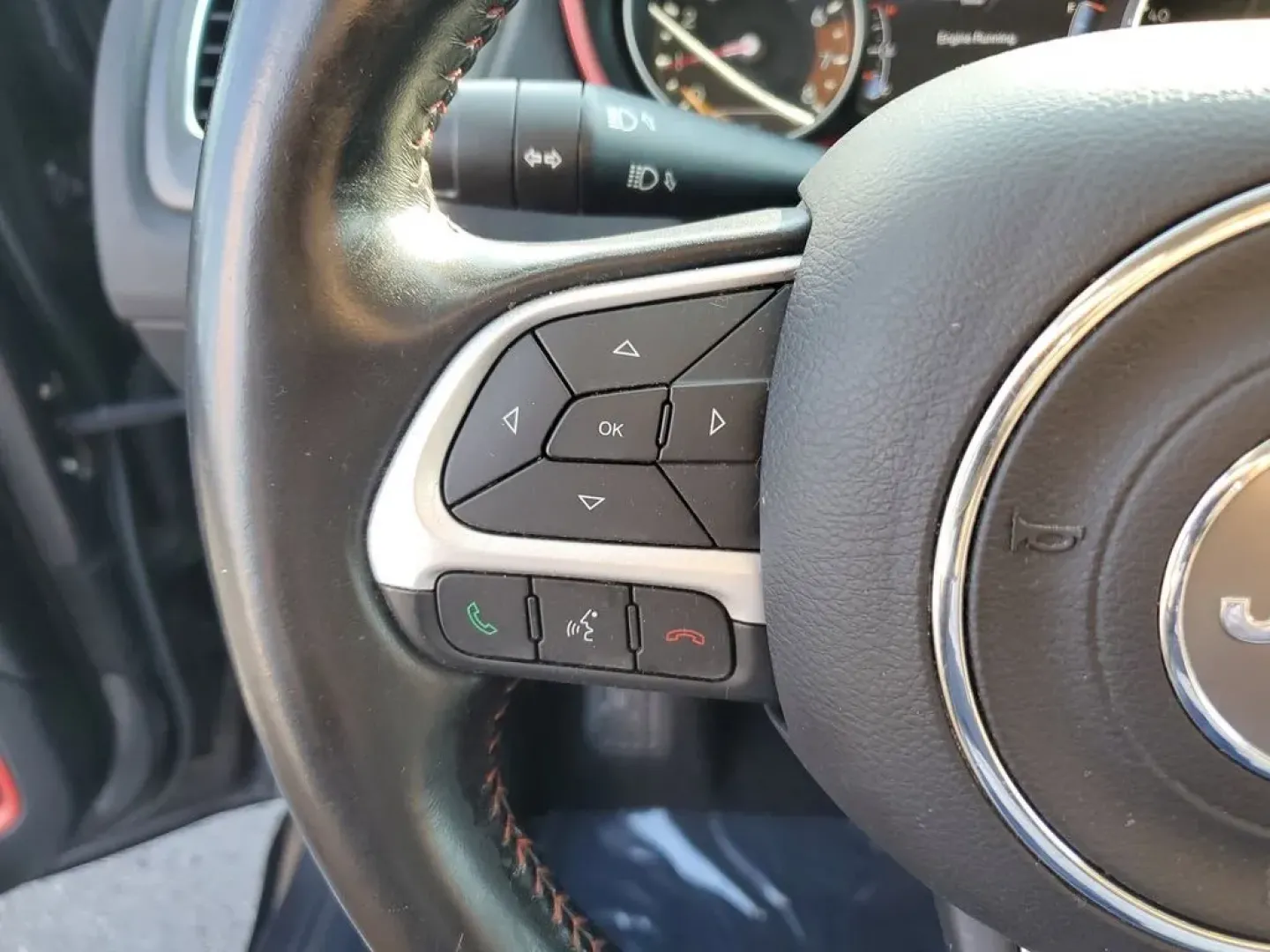 2020 GRAY /BLACK Jeep Compass Trailhawk (3C4NJDDB1LT) with an 4 Cyl, 2.4L engine, Automatic transmission, located at 6064 Gull Rd, Kalamazoo, MI, 49048, (269) 222-0088, 42.328388, -85.512924 - Elevate your adventures and embrace the road less traveled with the 2020 Jeep Compass Trailhawk 4WD, available now at AutoMaxx - Kalamazoo! This sporty SUV is designed for those who crave exploration while providing all the comforts and conveniences you desire for everyday use. Whether you're naviga - Photo#18