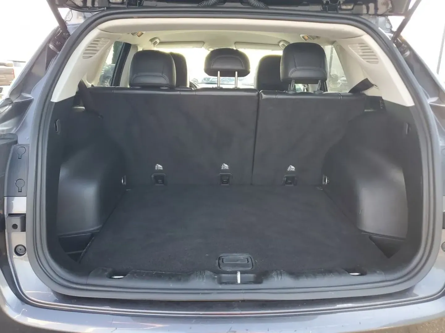 2020 GRAY /BLACK Jeep Compass Trailhawk (3C4NJDDB1LT) with an 4 Cyl, 2.4L engine, Automatic transmission, located at 6064 Gull Rd, Kalamazoo, MI, 49048, (269) 222-0088, 42.328388, -85.512924 - Elevate your adventures and embrace the road less traveled with the 2020 Jeep Compass Trailhawk 4WD, available now at AutoMaxx - Kalamazoo! This sporty SUV is designed for those who crave exploration while providing all the comforts and conveniences you desire for everyday use. Whether you're naviga - Photo#8