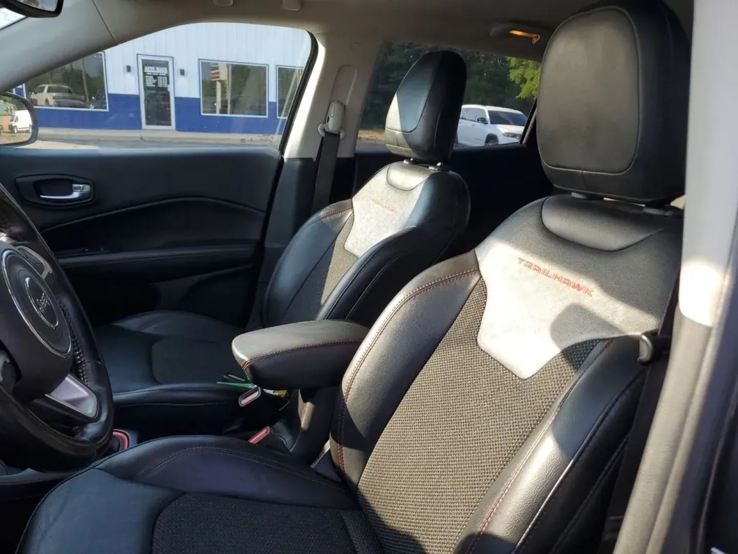 2020 GRAY /BLACK Jeep Compass Trailhawk (3C4NJDDB1LT) with an 4 Cyl, 2.4L engine, Automatic transmission, located at 6064 Gull Rd, Kalamazoo, MI, 49048, (269) 222-0088, 42.328388, -85.512924 - Elevate your adventures and embrace the road less traveled with the 2020 Jeep Compass Trailhawk 4WD, available now at AutoMaxx - Kalamazoo! This sporty SUV is designed for those who crave exploration while providing all the comforts and conveniences you desire for everyday use. Whether you're naviga - Photo#14
