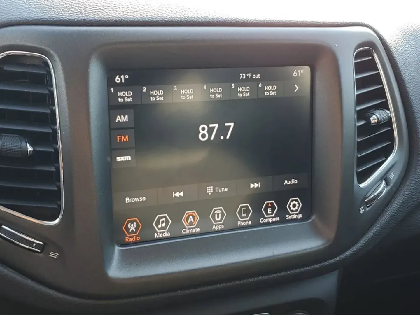 2020 GRAY /BLACK Jeep Compass Trailhawk (3C4NJDDB1LT) with an 4 Cyl, 2.4L engine, Automatic transmission, located at 6064 Gull Rd, Kalamazoo, MI, 49048, (269) 222-0088, 42.328388, -85.512924 - Elevate your adventures and embrace the road less traveled with the 2020 Jeep Compass Trailhawk 4WD, available now at AutoMaxx - Kalamazoo! This sporty SUV is designed for those who crave exploration while providing all the comforts and conveniences you desire for everyday use. Whether you're naviga - Photo#21