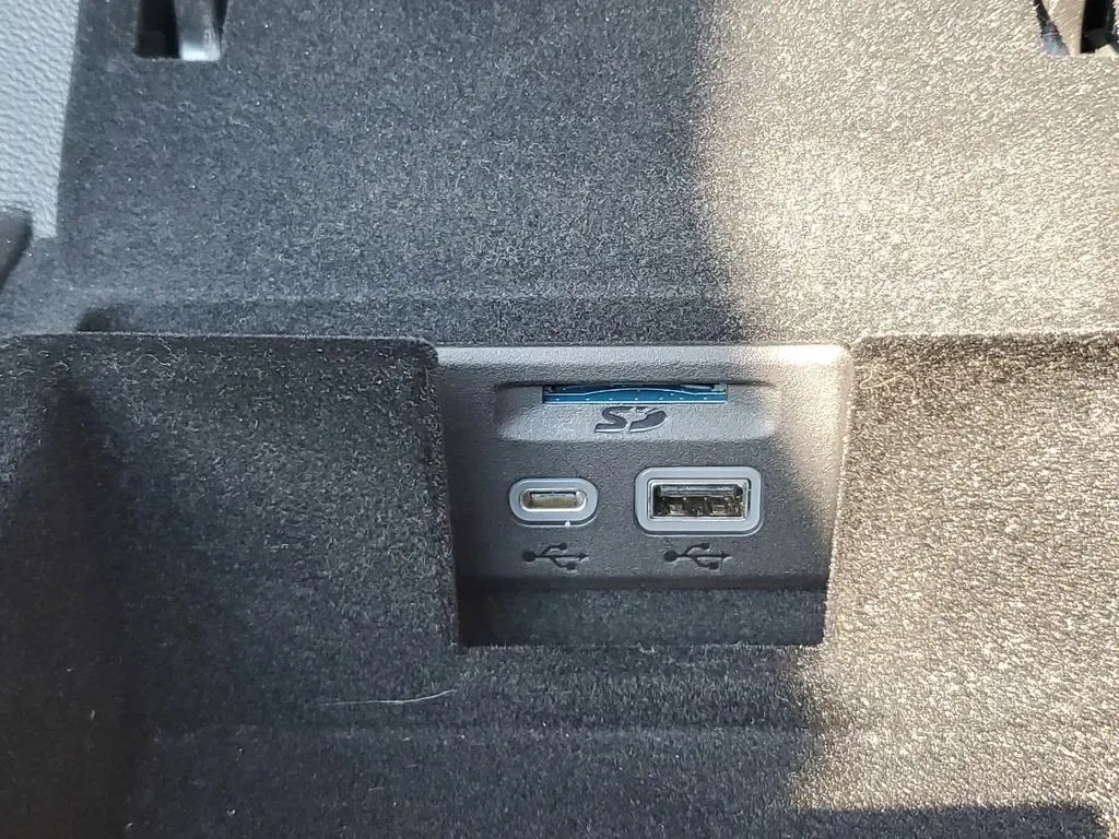 2021 Stellar Black Metallic /Jet Black Cadillac XT5 AWD Sport (1GYKNGRSXMZ) with an V6, 3.6L engine, 9-speed automatic transmission, located at 6064 Gull Rd, Kalamazoo, MI, 49048, (269) 222-0088, 42.328388, -85.512924 - Unleash adventure with the stunning 2021 Cadillac XT5 Sport AWD - a perfect blend of luxury, comfort, and versatility ideal for both daily commutes and weekend getaways. Whether you're transporting the family to the Kalamazoo Institute of Arts or embarking on a scenic drive through the picturesque c - Photo#31