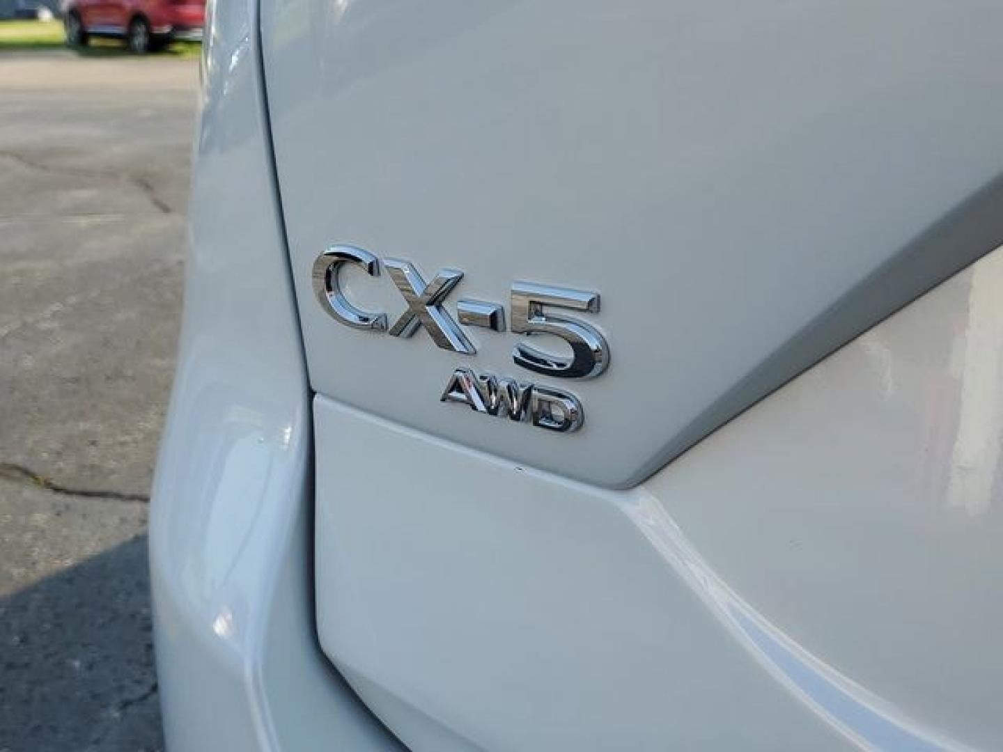 2023 White Metallic /Black Mazda CX-5 2.5 S Premium Package (JM3KFBDM2P0) with an SKYACTIV 2.5L 4-Cylinder DOHC 16V engine, Automatic transmission, located at 6064 Gull Rd, Kalamazoo, MI, 49048, (269) 222-0088, 42.328388, -85.512924- Photo#5