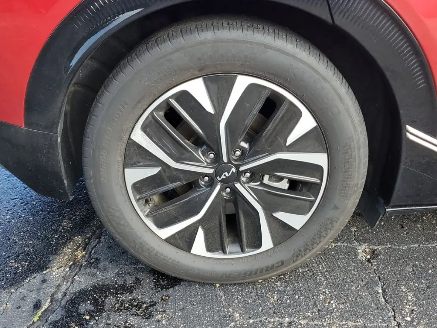 2024 Runway Red /Black Kia EV6 Wind (KNDC3DLCXR5) with an Electric Motor engine, 1-speed automatic transmission, located at 6064 Gull Rd, Kalamazoo, MI, 49048, (269) 222-0088, 42.328388, -85.512924 - Transform your daily commute into an exhilarating adventure with the 2024 Kia EV6 GT-Line 4WD, available now at AutoMaxx - Kalamazoo. Located at 6064 Gull Rd, Kalamazoo, MI 49048, AutoMaxx is your trusted pre-owned dealership specializing in quality used vehicles that cater to your lifestyle needs. - Photo#5