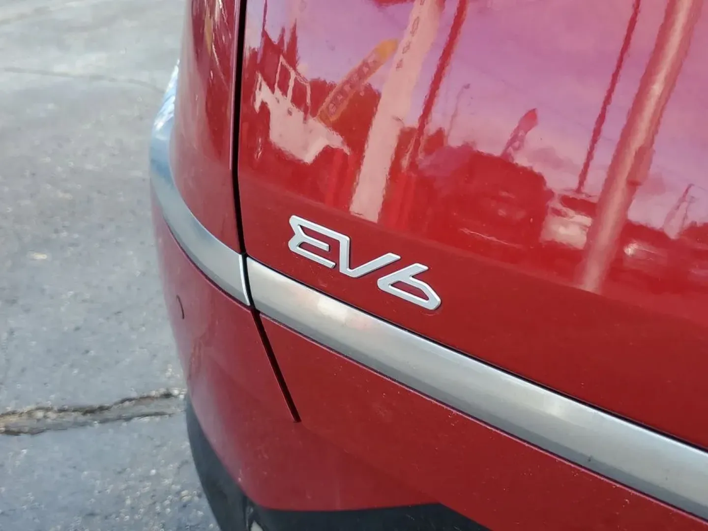 2024 Runway Red /Black Kia EV6 Wind (KNDC3DLCXR5) with an Electric Motor engine, 1-speed automatic transmission, located at 6064 Gull Rd, Kalamazoo, MI, 49048, (269) 222-0088, 42.328388, -85.512924 - Transform your daily commute into an exhilarating adventure with the 2024 Kia EV6 GT-Line 4WD, available now at AutoMaxx - Kalamazoo. Located at 6064 Gull Rd, Kalamazoo, MI 49048, AutoMaxx is your trusted pre-owned dealership specializing in quality used vehicles that cater to your lifestyle needs. - Photo#6