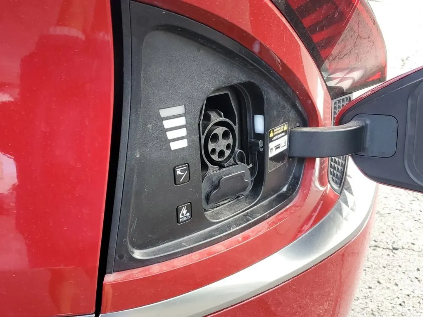 2024 Runway Red /Black Kia EV6 Wind (KNDC3DLCXR5) with an Electric Motor engine, 1-speed automatic transmission, located at 6064 Gull Rd, Kalamazoo, MI, 49048, (269) 222-0088, 42.328388, -85.512924 - Transform your daily commute into an exhilarating adventure with the 2024 Kia EV6 GT-Line 4WD, available now at AutoMaxx - Kalamazoo. Located at 6064 Gull Rd, Kalamazoo, MI 49048, AutoMaxx is your trusted pre-owned dealership specializing in quality used vehicles that cater to your lifestyle needs. - Photo#10