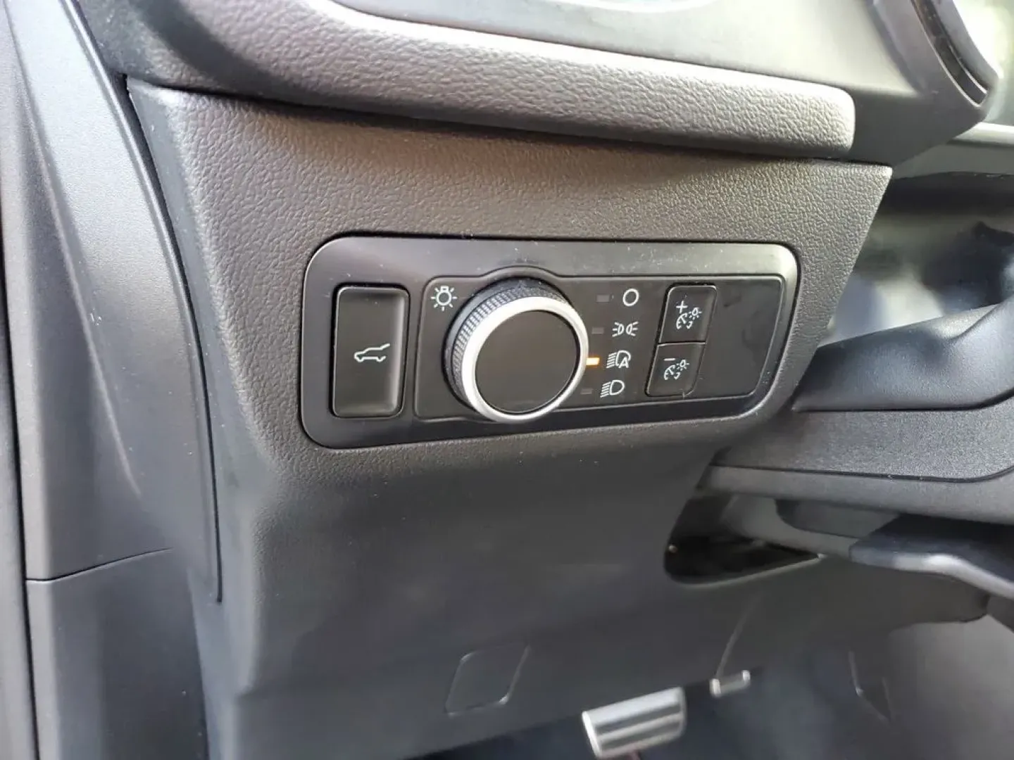 2023 Vapor Blue Metallic /Ebony Ford Escape ST-Line (1FMCU0MN4PU) with an 3 Cyl, 1.5L engine, 8-speed automatic transmission, located at 6064 Gull Rd, Kalamazoo, MI, 49048, (269) 222-0088, 42.328388, -85.512924 - Discover the exceptional performance and sleek design of the 2023 Ford Escape ST Line. This pre-owned model, now available at our dealership, offers an impressive combination of style, efficiency, and advanced technology. Powered by a fuel-efficient 3-cylinder, 1.5L engine, this Front Wheel Drive (F - Photo#17