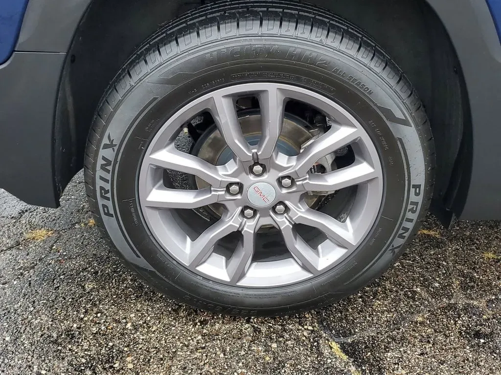 2023 Marine Metallic /Jet Black GMC Terrain SLT (3GKALVEG1PL) with an 4 Cyl, 1.5L engine, 9-speed automatic transmission, located at 6064 Gull Rd, Kalamazoo, MI, 49048, (269) 222-0088, 42.328388, -85.512924 - Are you ready to elevate your adventures and ensure that every journey is both comfortable and stylish? Look no further than this stunning 2023 GMC Terrain SLT AWD, available now at AutoMaxx - Kalamazoo. Whether you're navigating the daily commute, heading off to family outings, or hitting the open - Photo#5