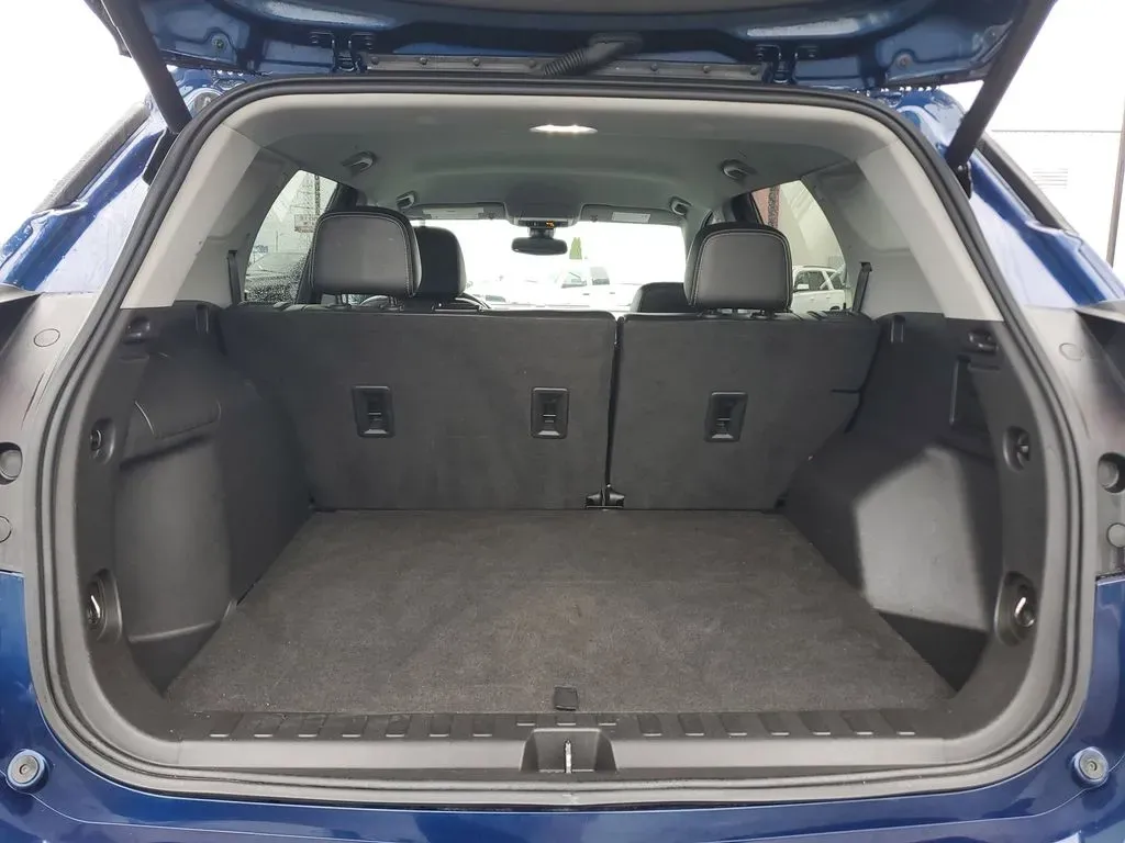 2023 Marine Metallic /Jet Black GMC Terrain SLT (3GKALVEG1PL) with an 4 Cyl, 1.5L engine, 9-speed automatic transmission, located at 6064 Gull Rd, Kalamazoo, MI, 49048, (269) 222-0088, 42.328388, -85.512924 - Are you ready to elevate your adventures and ensure that every journey is both comfortable and stylish? Look no further than this stunning 2023 GMC Terrain SLT AWD, available now at AutoMaxx - Kalamazoo. Whether you're navigating the daily commute, heading off to family outings, or hitting the open - Photo#7