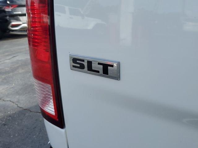2023 Bright White Clearcoat /Diesel Gray/Black Ram 1500 Classic SLT (1C6RR7LG0PS) with an 3.6L V6 24V VVT engine, Automatic transmission, located at 6064 Gull Rd, Kalamazoo, MI, 49048, (269) 222-0088, 42.328388, -85.512924- Photo#5