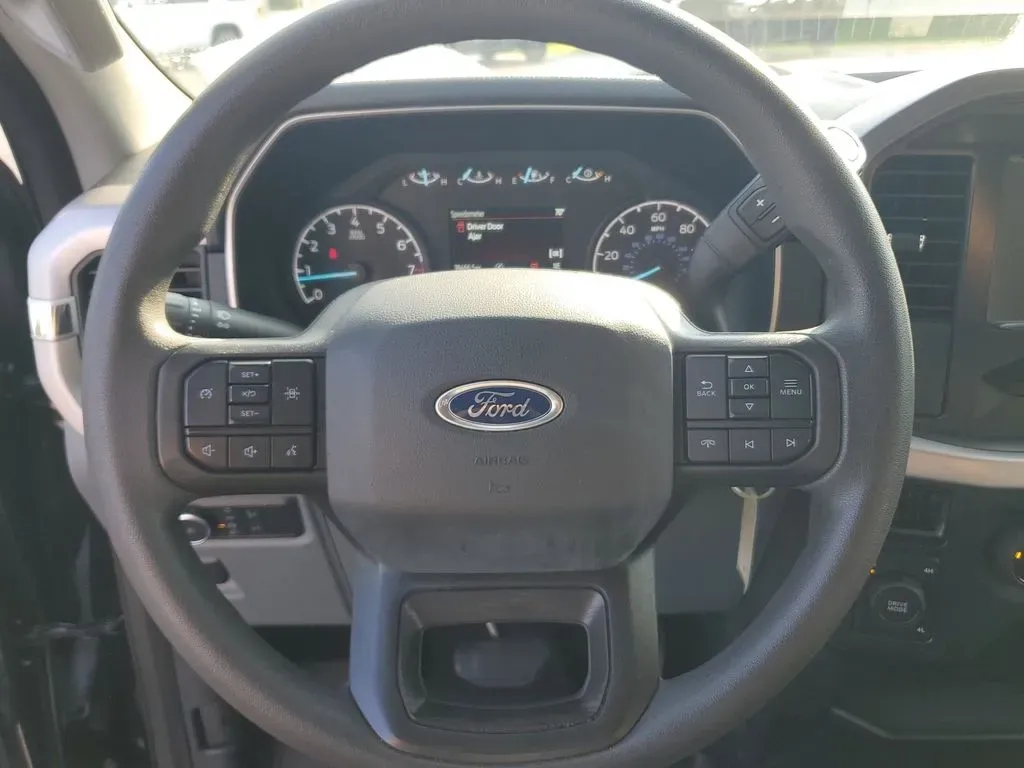 2022 Agate Black Metallic /Black w/Medium Dark Slate Ford F-150 XLT (1FTEW1EB5NK) with an V6, 3.3L engine, 10-speed automatic transmission, located at 6064 Gull Rd, Kalamazoo, MI, 49048, (269) 222-0088, 42.328388, -85.512924 - Discover the perfect blend of power, style, and versatility with the 2022 Ford F-150 King Ranch SuperCrew, now available at AutoMaxx in Kalamazoo, MI. This pickup truck isn't just a vehicle; it's a lifestyle enhancement designed for those who crave adventure and practicality. Whether you're a growin - Photo#16