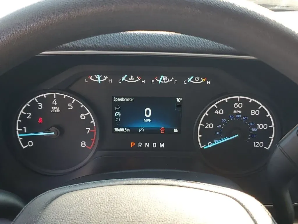 2022 Agate Black Metallic /Black w/Medium Dark Slate Ford F-150 XLT (1FTEW1EB5NK) with an V6, 3.3L engine, 10-speed automatic transmission, located at 6064 Gull Rd, Kalamazoo, MI, 49048, (269) 222-0088, 42.328388, -85.512924 - Discover the perfect blend of power, style, and versatility with the 2022 Ford F-150 King Ranch SuperCrew, now available at AutoMaxx in Kalamazoo, MI. This pickup truck isn't just a vehicle; it's a lifestyle enhancement designed for those who crave adventure and practicality. Whether you're a growin - Photo#19