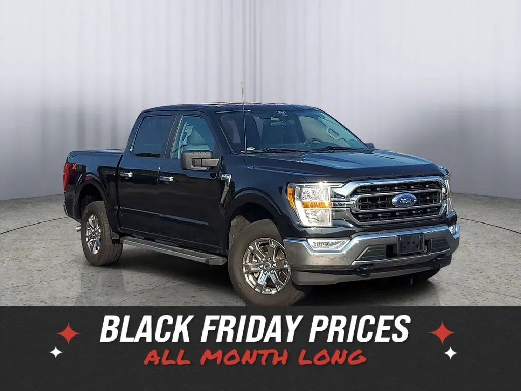 2022 Agate Black Metallic /Black w/Medium Dark Slate Ford F-150 XLT (1FTEW1EB5NK) with an V6, 3.3L engine, 10-speed automatic transmission, located at 6064 Gull Rd, Kalamazoo, MI, 49048, (269) 222-0088, 42.328388, -85.512924 - Discover the perfect blend of power, style, and versatility with the 2022 Ford F-150 King Ranch SuperCrew, now available at AutoMaxx in Kalamazoo, MI. This pickup truck isn't just a vehicle; it's a lifestyle enhancement designed for those who crave adventure and practicality. Whether you're a growin - Photo#0