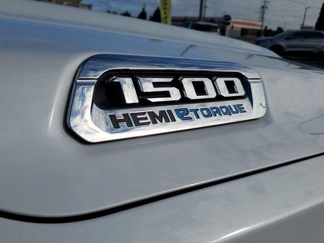 2022 Ivory White Tri-Coat Pearlcoat /Black Ram 1500 Limited (1C6SRFHT5NN) with an HEMI 5.7L V8 Multi Displacement VVT engine, Automatic transmission, located at 6064 Gull Rd, Kalamazoo, MI, 49048, (269) 222-0088, 42.328388, -85.512924- Photo#6