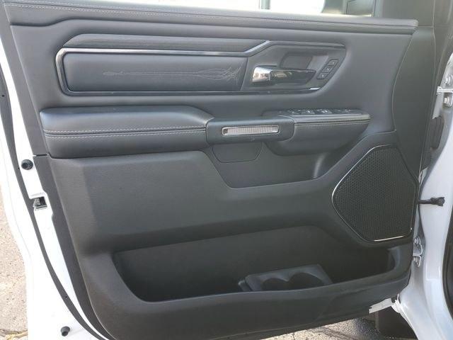 2022 Ivory White Tri-Coat Pearlcoat /Black Ram 1500 Limited (1C6SRFHT5NN) with an HEMI 5.7L V8 Multi Displacement VVT engine, Automatic transmission, located at 6064 Gull Rd, Kalamazoo, MI, 49048, (269) 222-0088, 42.328388, -85.512924- Photo#12